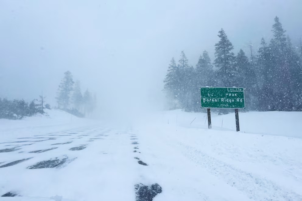 Nevadas y heladas inusuales golpean cinco estados de EEUU