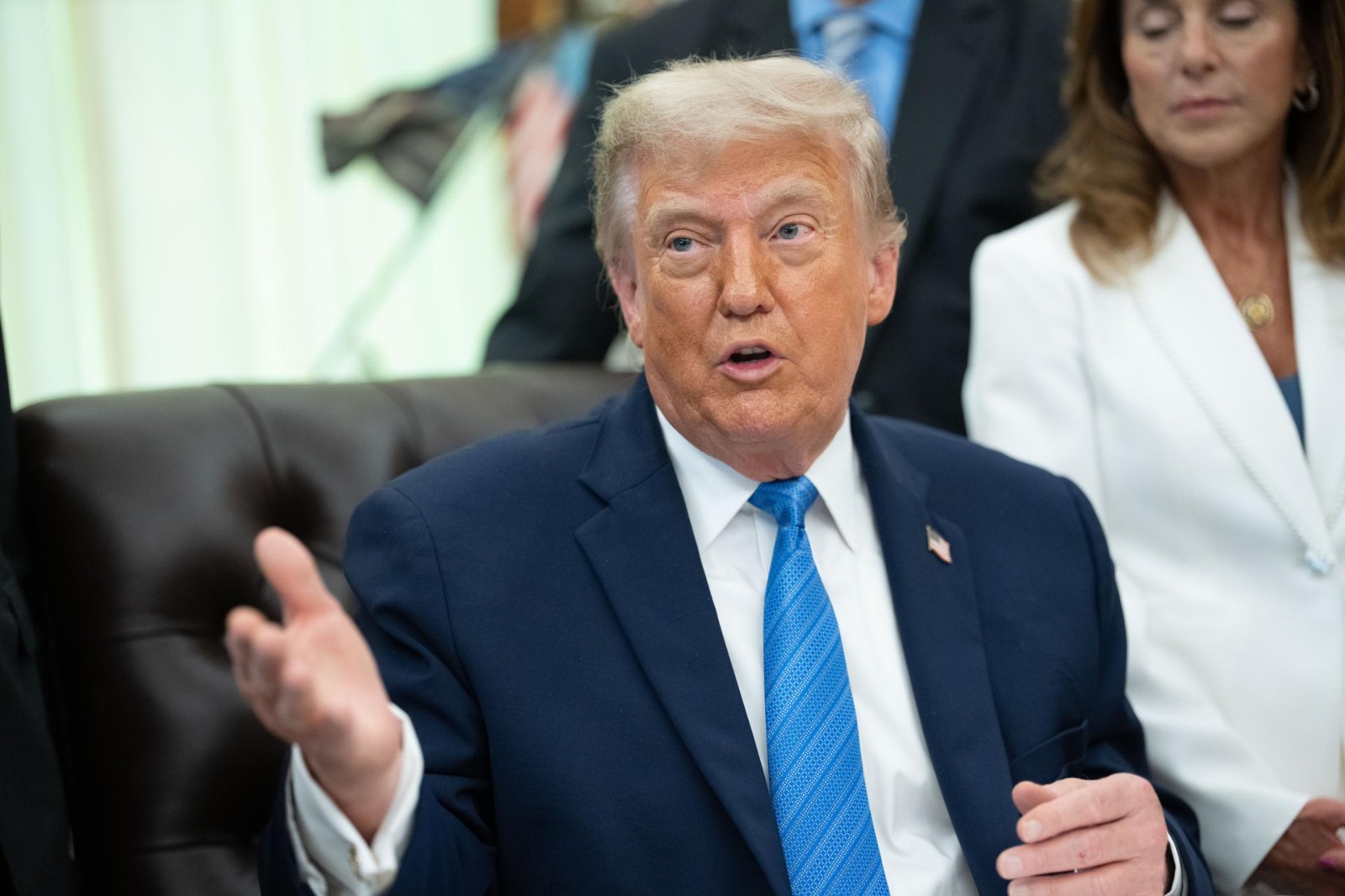 Trump aseguró que conversó directamente con oficiales iraníe