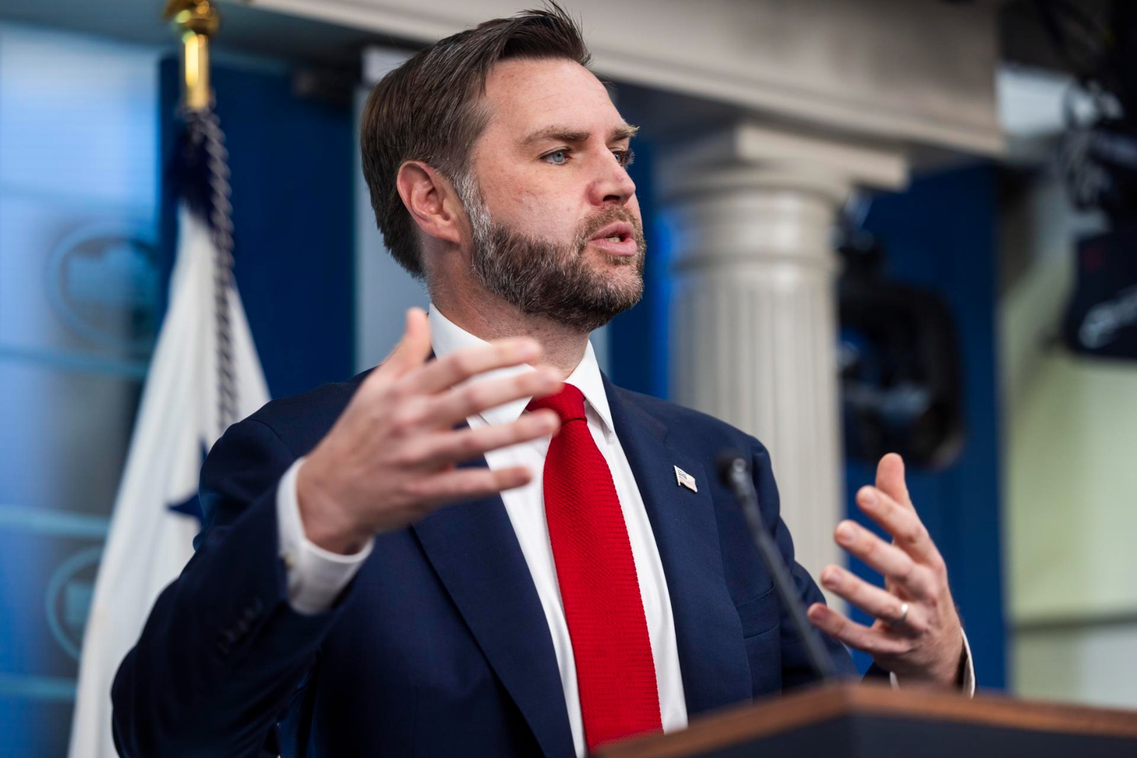 JD Vance viaja a Suiza para participar en la primera ronda de negociaciones con el régimen de Irán