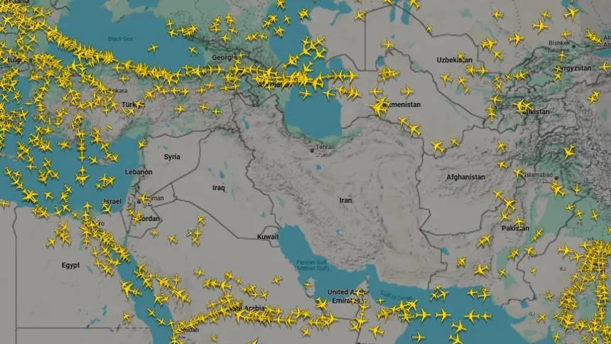 Irán cierra uno de los aeropuertos de Teherán y el espacio aéreo occidental del país