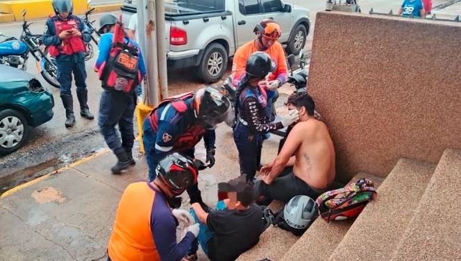 Un hombre y su hijo de nueve años resultaron heridos tras fuerte accidente en Anzoátegui