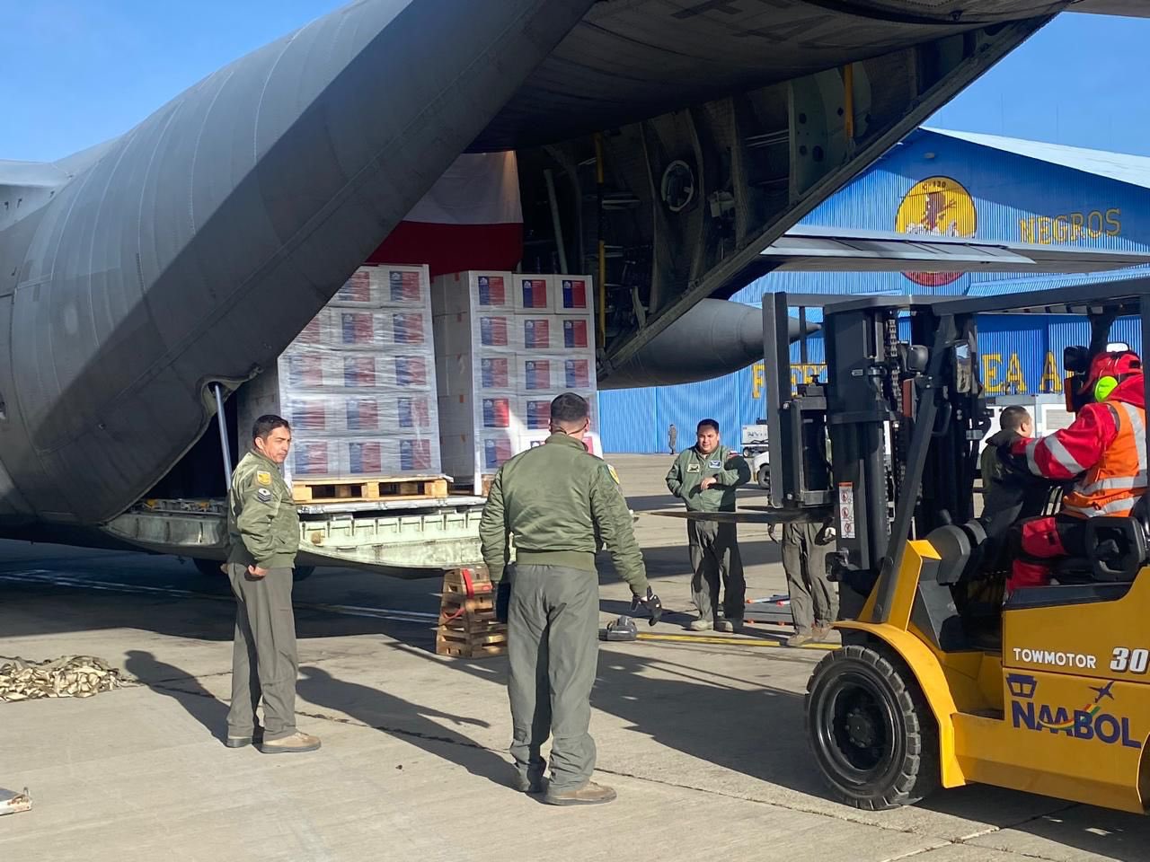Al menos 39 toneladas de ayuda han llegado a Bolivia en plen