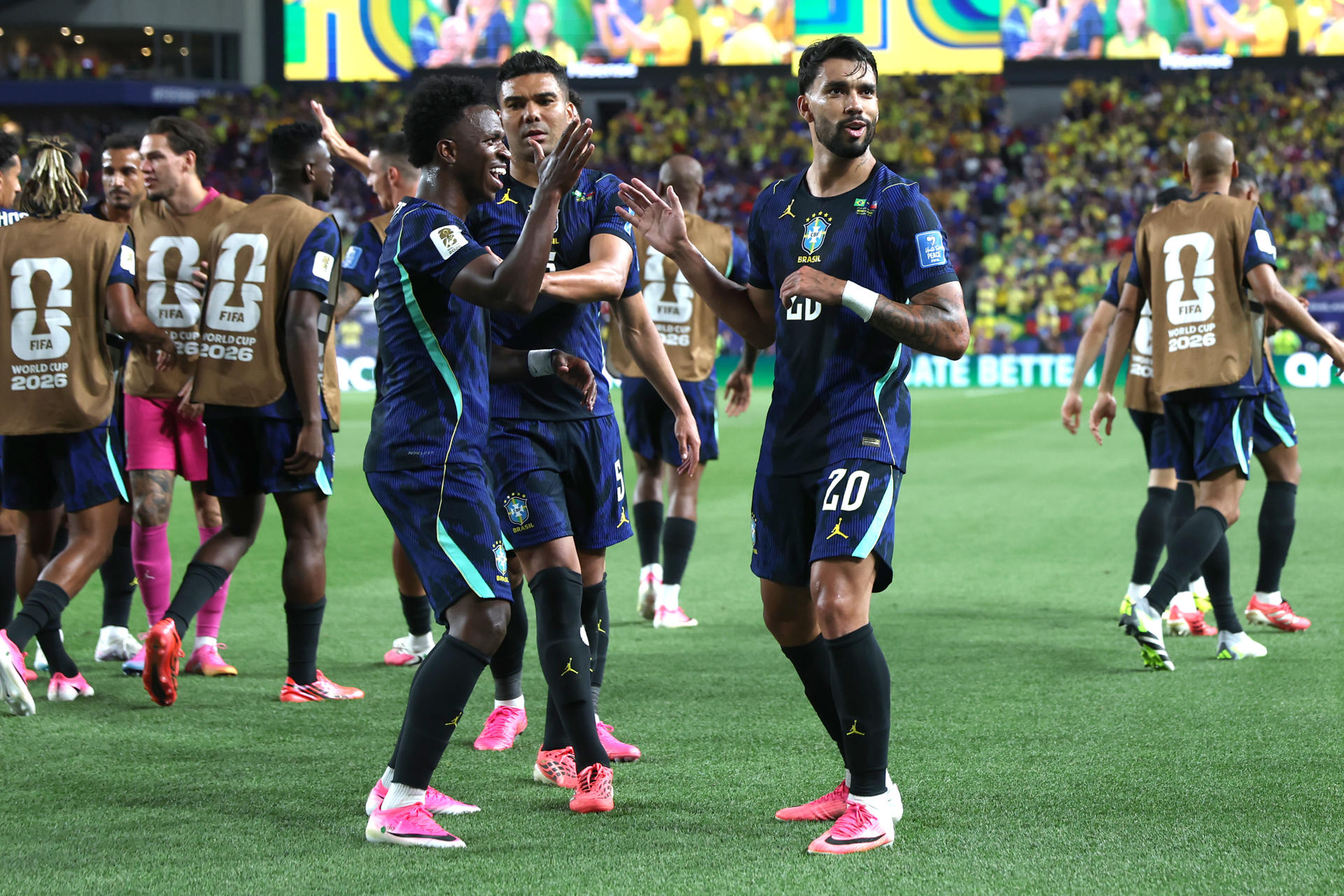 Brasil goleó a Haití con un recital de Vinicius y prendió el acelerador rumbo a dieciseisavos