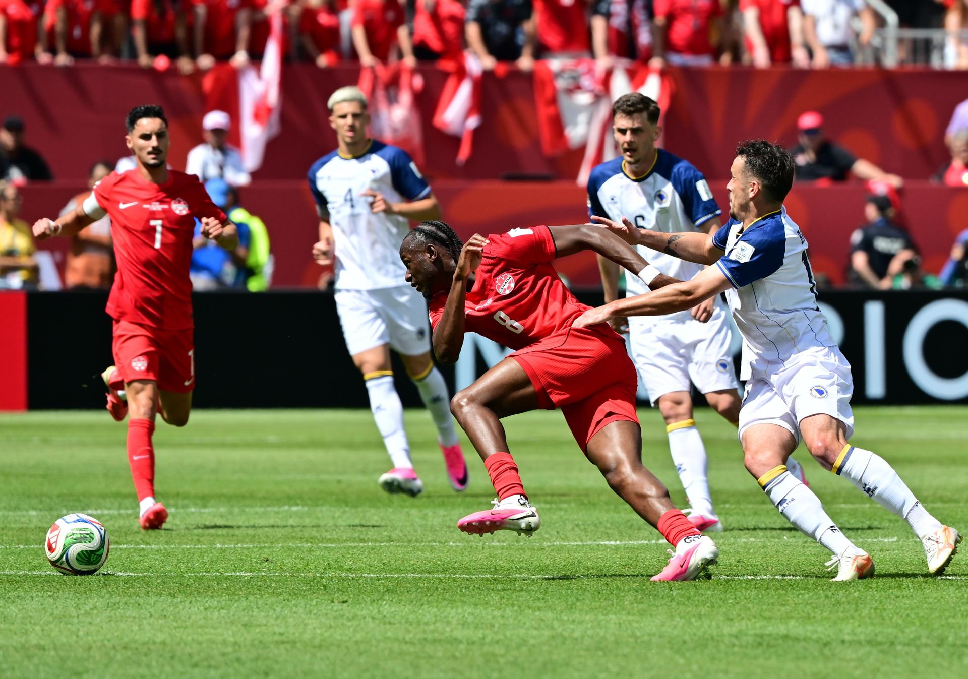 Canadá se quedó corto en su debut en el Mundial tras empatar con Bosnia y Herzegovina