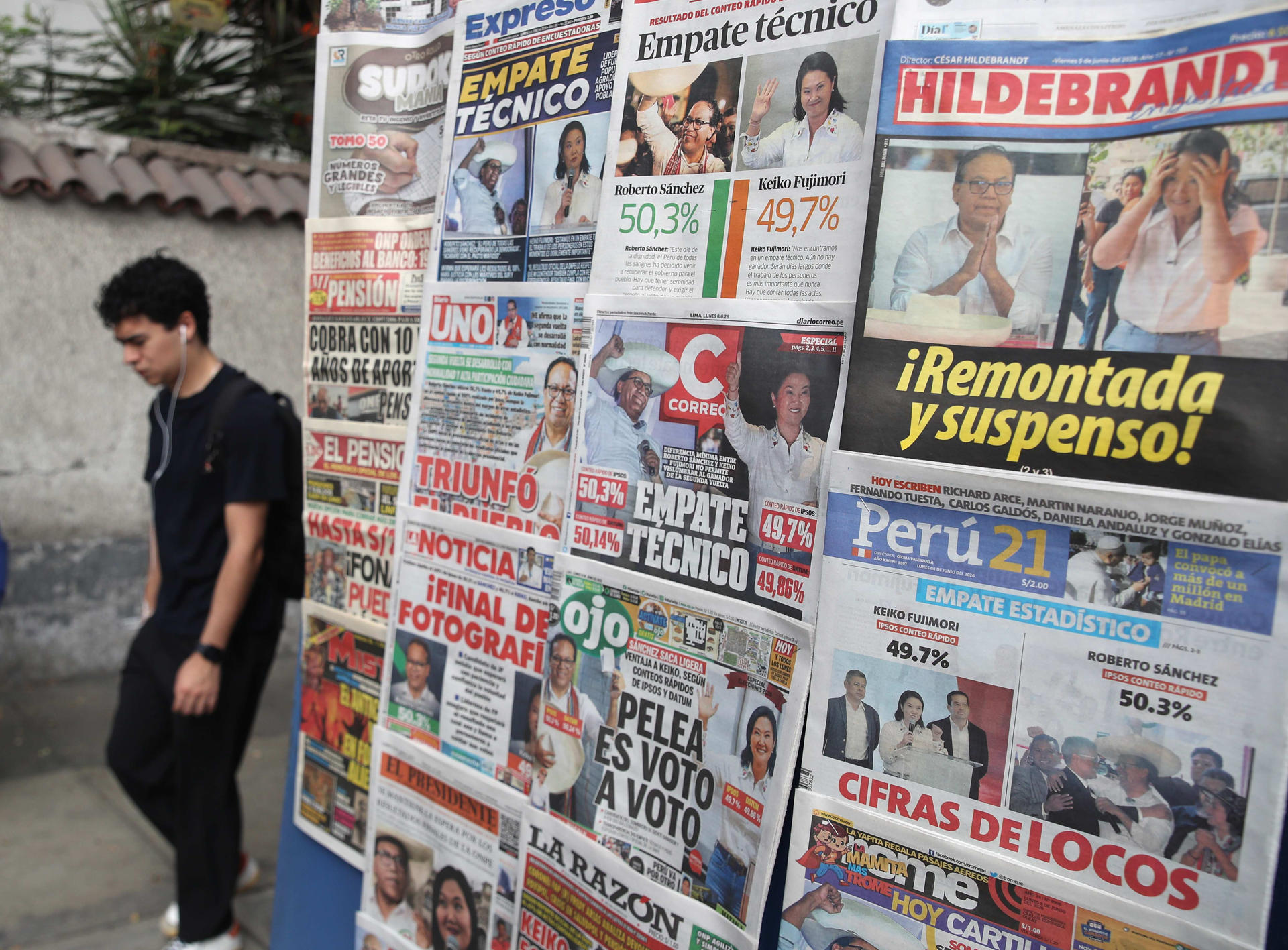 Autoridad electoral de Perú pidió calma en medio de retrasos