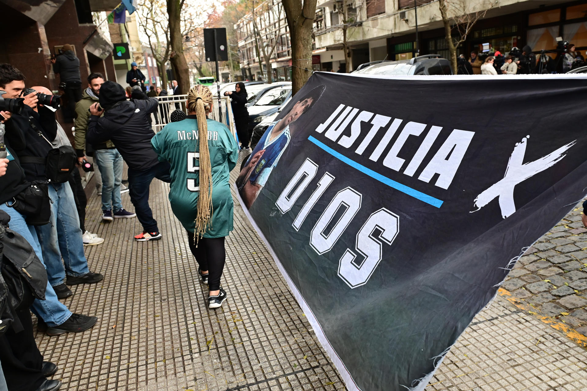 Médico de Maradona reveló quién era la responsable de la atención domiciliaria del astro