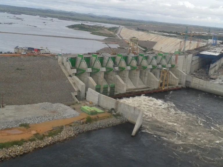 Venezuela reinicia obras de la central hidroeléctrica de Tocoma con la empresa argentina Impsa