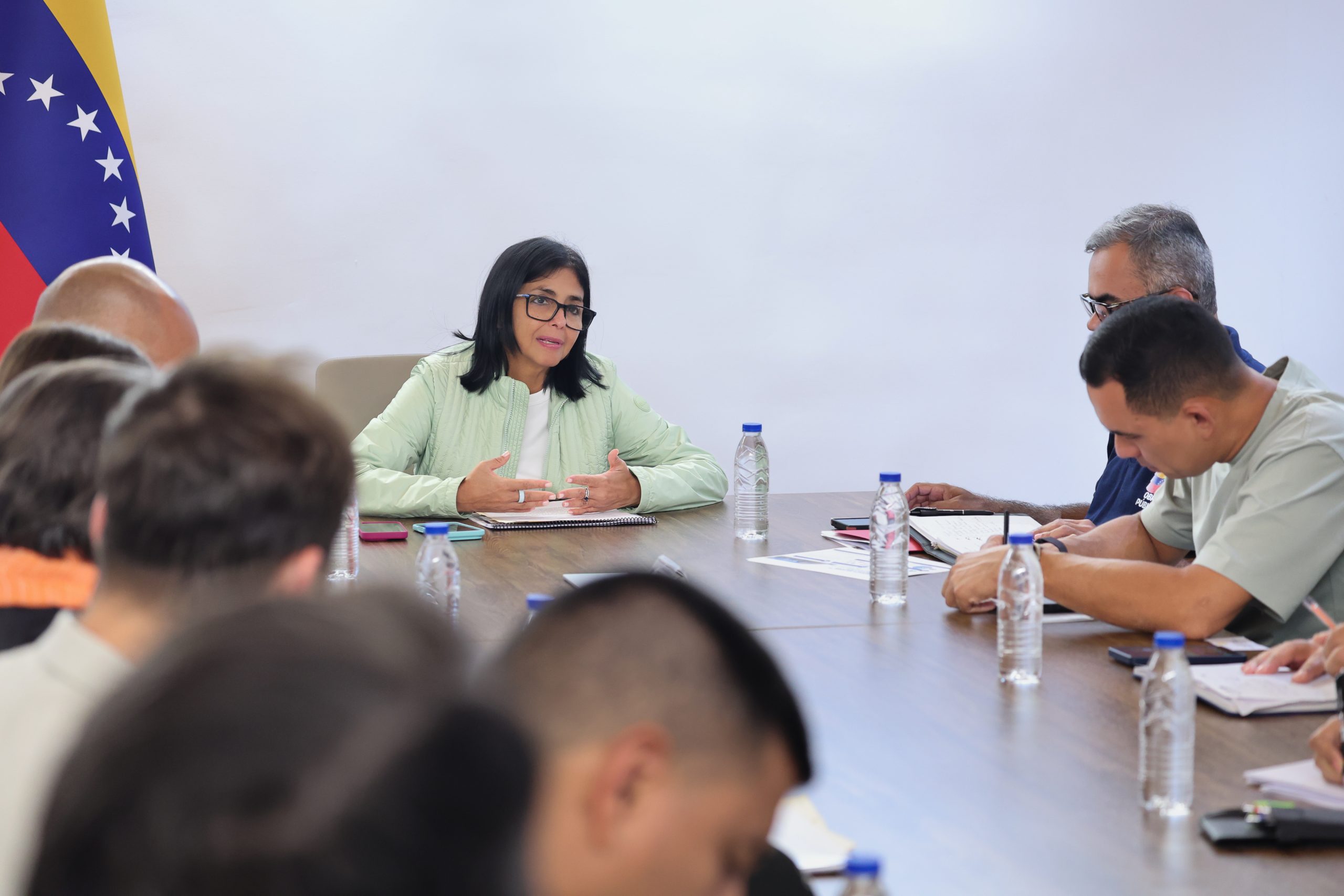 Cover image for Gobierno crea comisiones para campamentos y reconstrucción de viviendas
