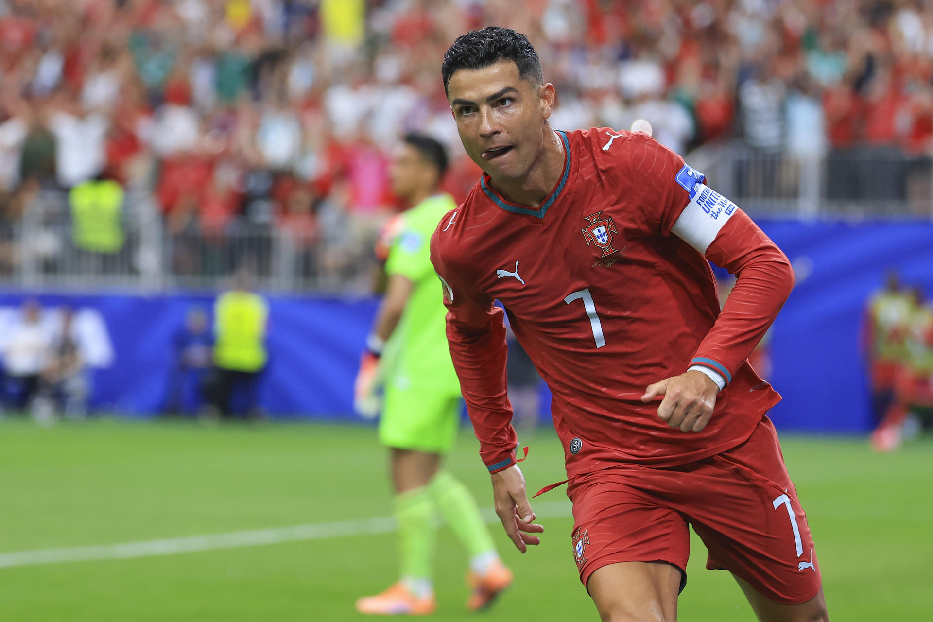 La inesperada reacción de Cristiano Ronaldo cuando le preguntaron por Lionel Messi (Video)