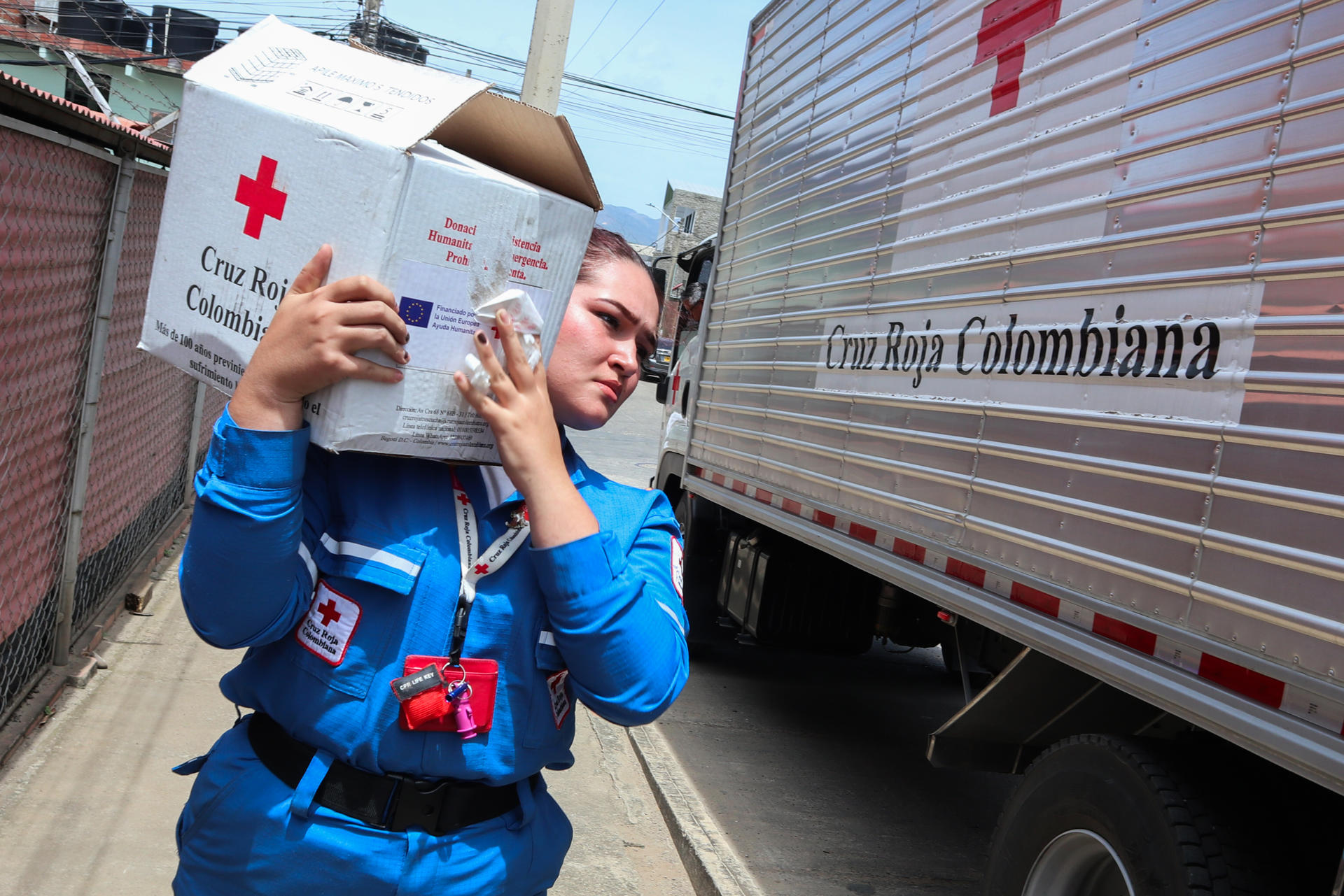 Denuncian que régimen chavista obstaculiza paso de ayuda humanitaria en la frontera con Colombia