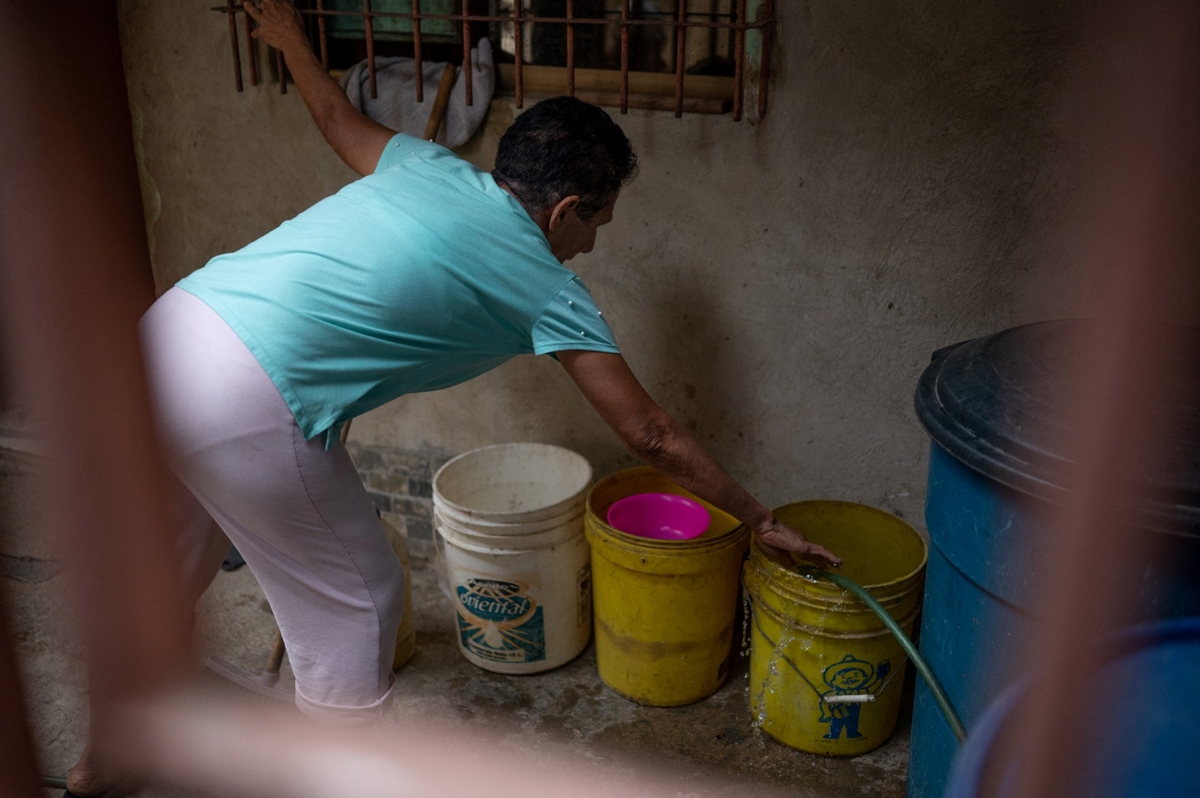 Cortes eléctricos empeoran la escasez de agua en e
