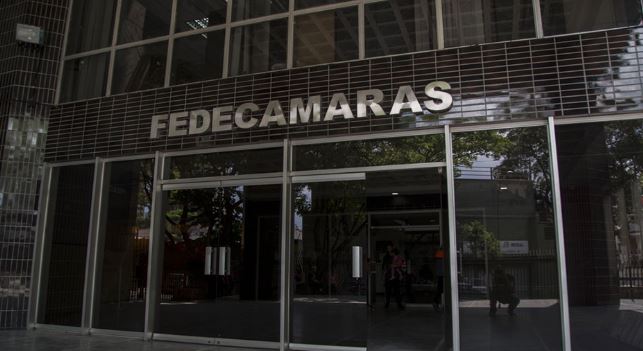 OIM y Fedecámaras sellaron un acuerdo clave para la reinserc