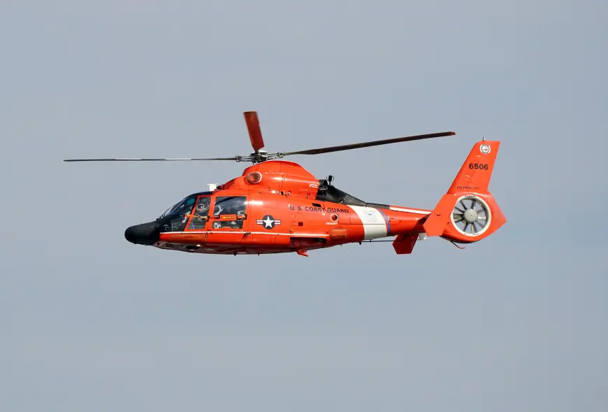 Cuatro heridos dejó accidente de helicóptero de la Guardia Costera durante vuelo en Alaska