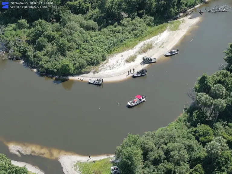 Dos muertos y un desaparecido tras el vuelco de una embarcación en un río de Florida