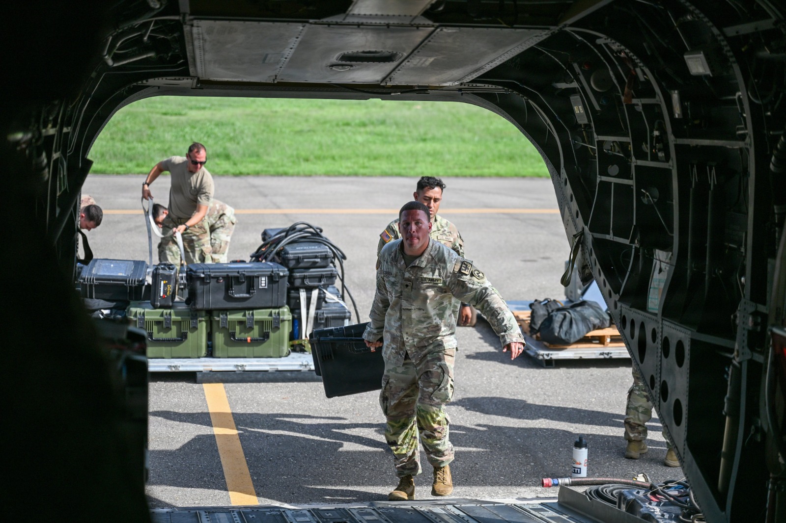 Las FOTOS que muestran cómo el Comando Sur de EEUU se moviliza para ayudar  a Venezuela