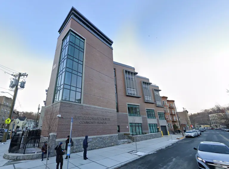 Alumno de sexto grado murió asfixiado en escuela de Nueva Yo