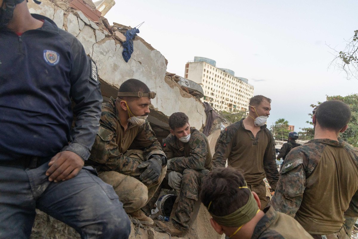 De capturar a Maduro a la reconstrucción: marines de EEUU reparan el puerto de La Guaira tras terremotos