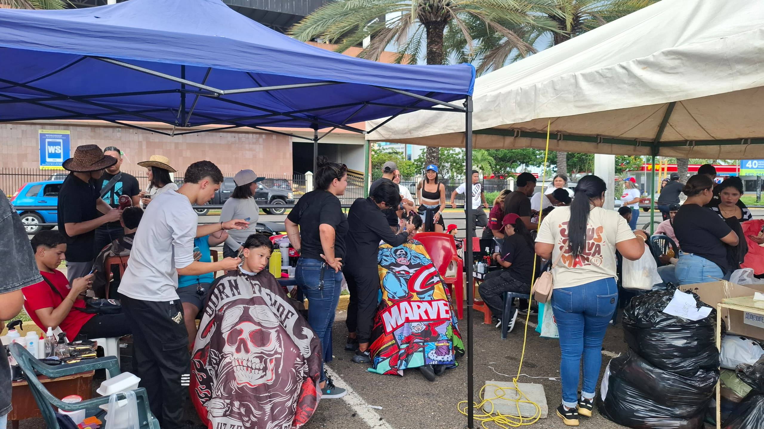 La ingeniosa forma de ayudar a los damnificados que idearon barberos y manicuristas en Bolívar