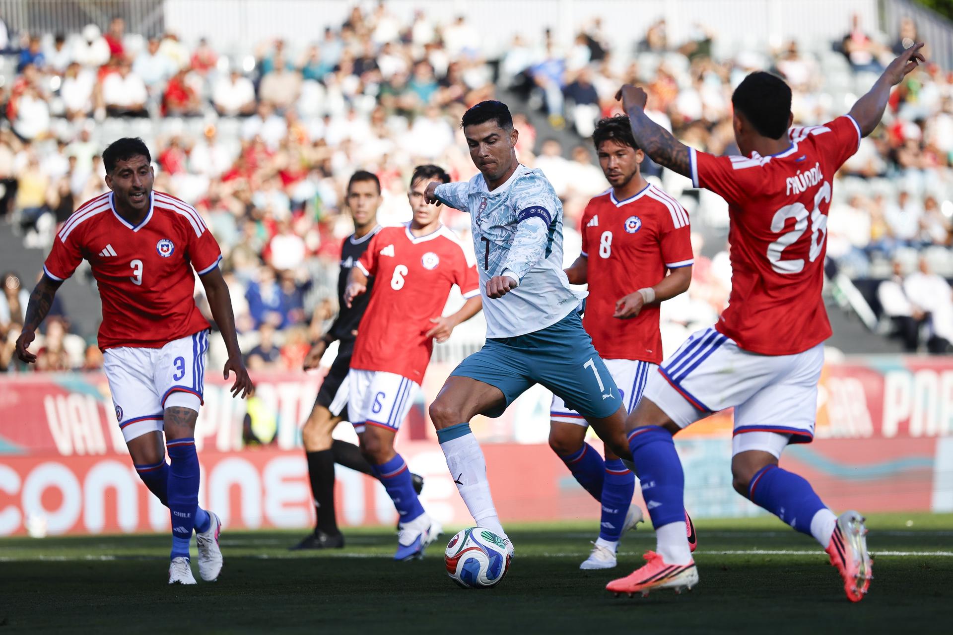 Con Cristiano Ronaldo en el 11, Portugal doblegó a Chile sin despeinarse