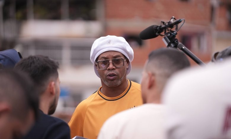 Ronaldinho llega a Venezuela para partido de exhibición en Petare