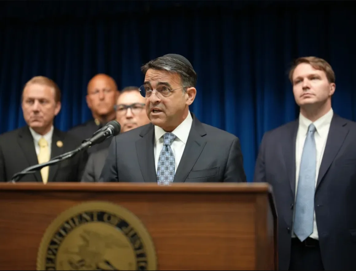 Imputaron a 15 personas por obstruir a agentes de ICE durante operativos de inmigración en Minnesota