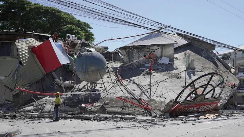 El terremoto de la isla filipina de Mindanao saca del colegi