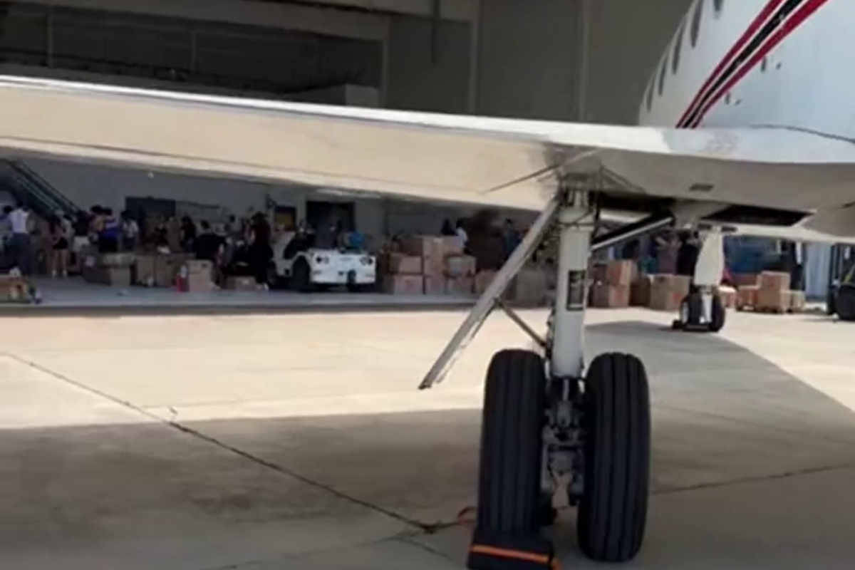 Despegó desde Miami un avión con medicinas para afectados en Venezuela (VIDEO)