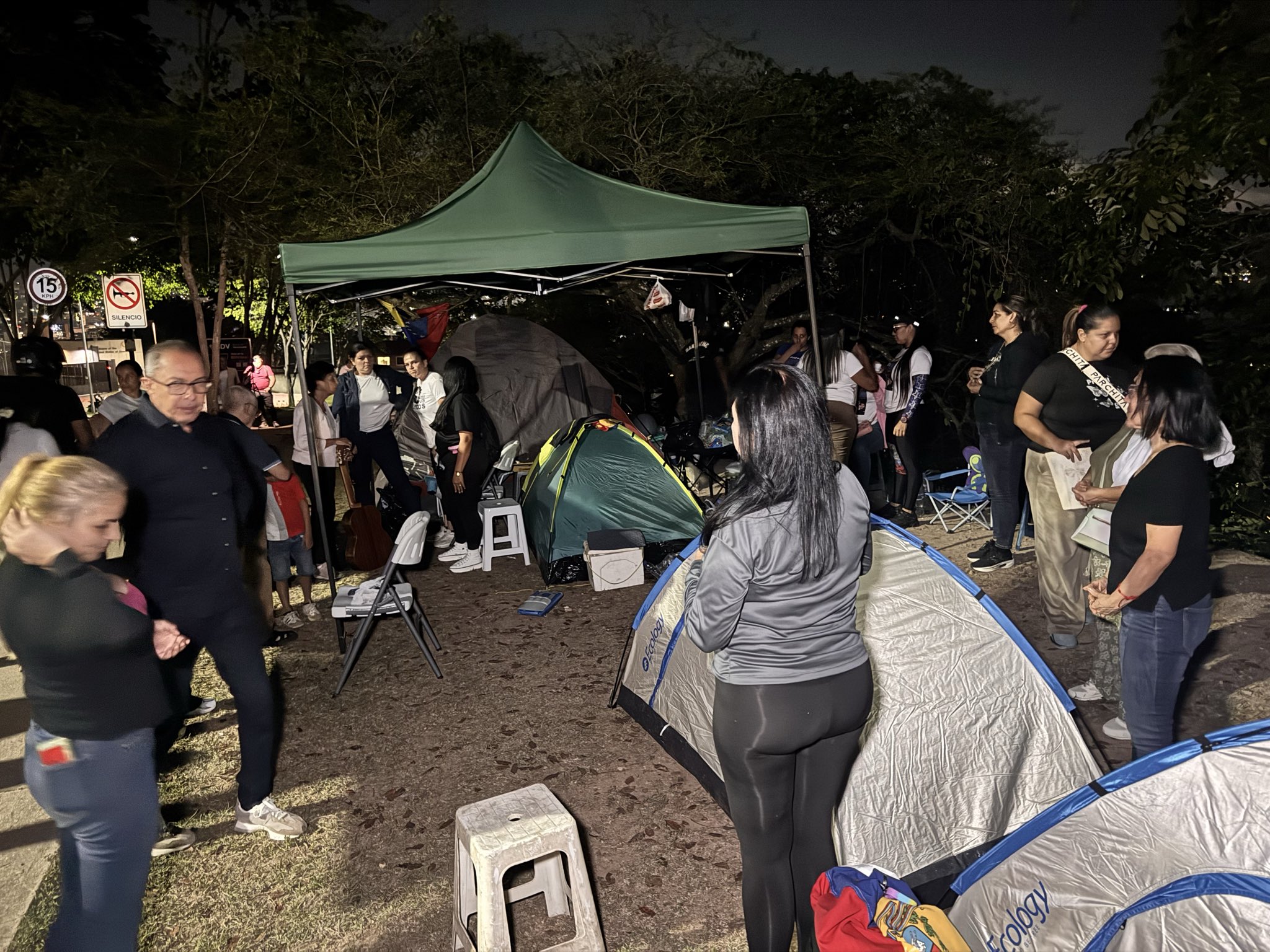 Las impactantes IMÁGENES de la cuarta noche de vig