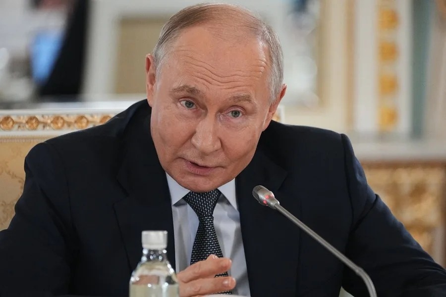 Cover image for Putin admite contactos con EE.UU. sobre una posible operación en Cuba