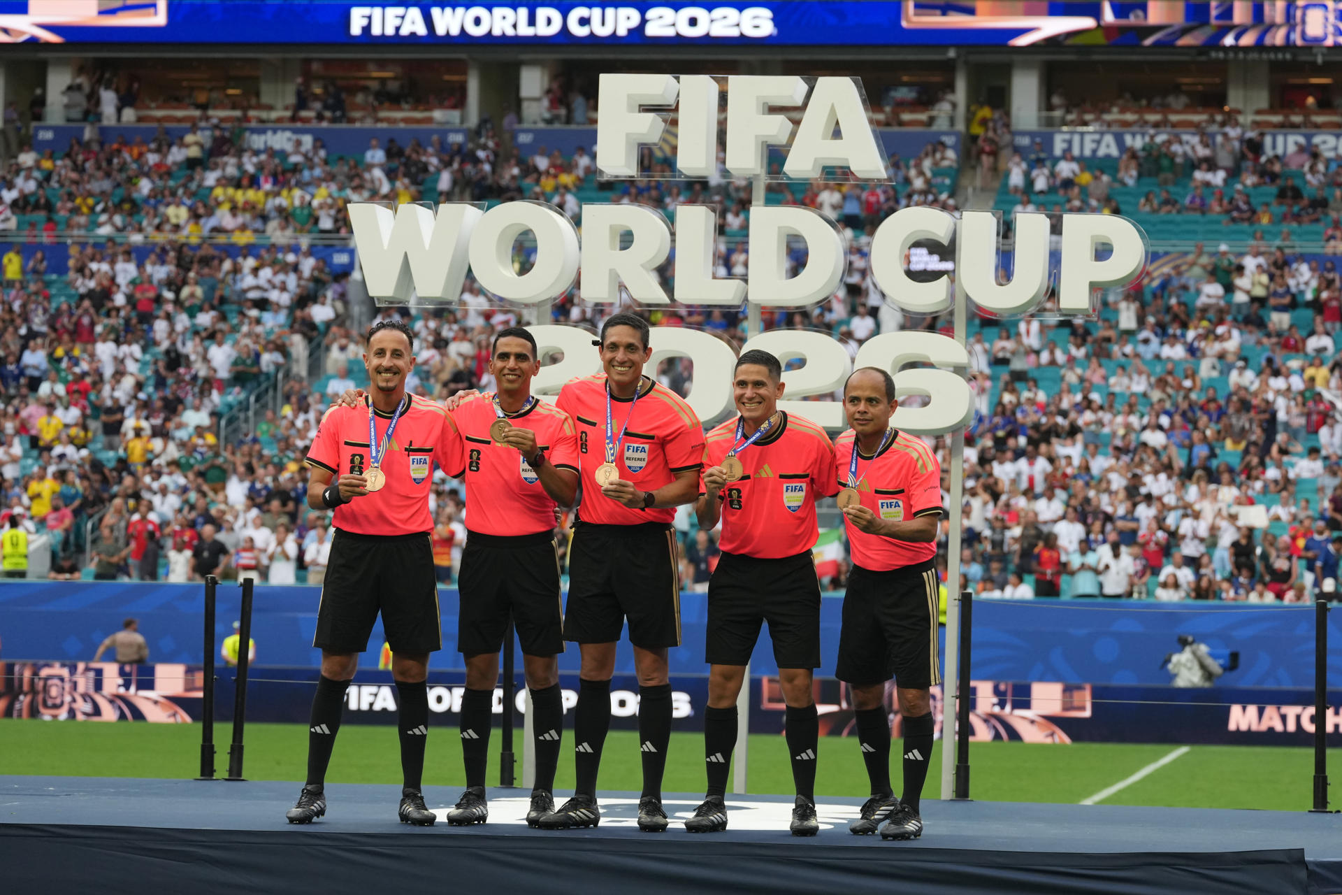 VIDEO: árbitros venezolanos fueron premiados tras dirigir en la Copa del Mundo