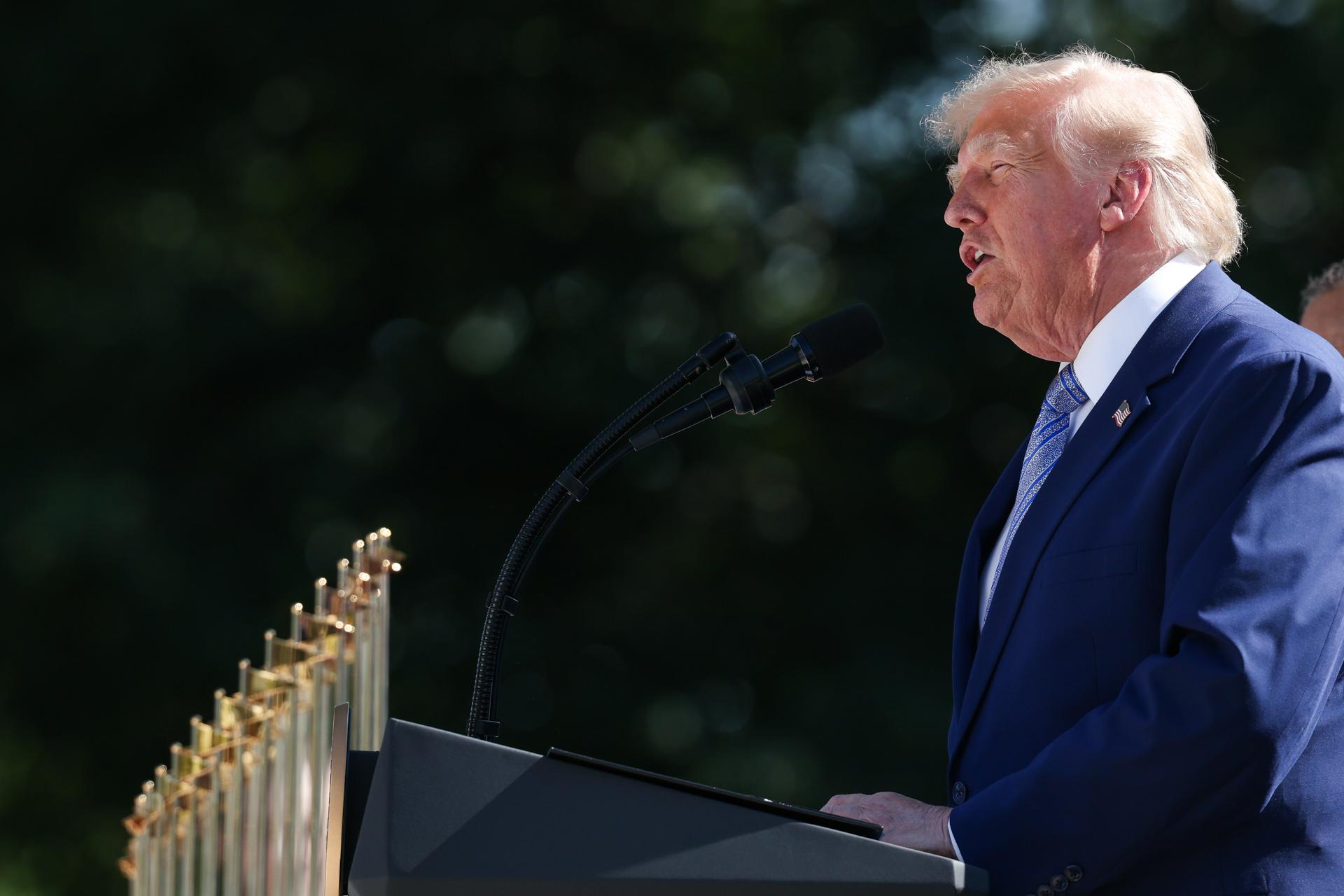 Trump defendió ventaja de EEUU frente a China en desarrollo de la IA