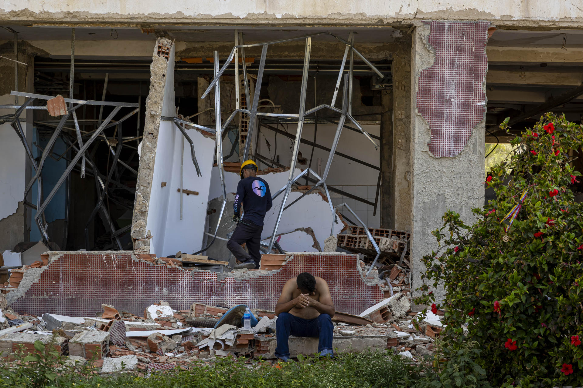 La espera por encontrar cuerpos aplaza recuperación psicológica tras sismos en Venezuela