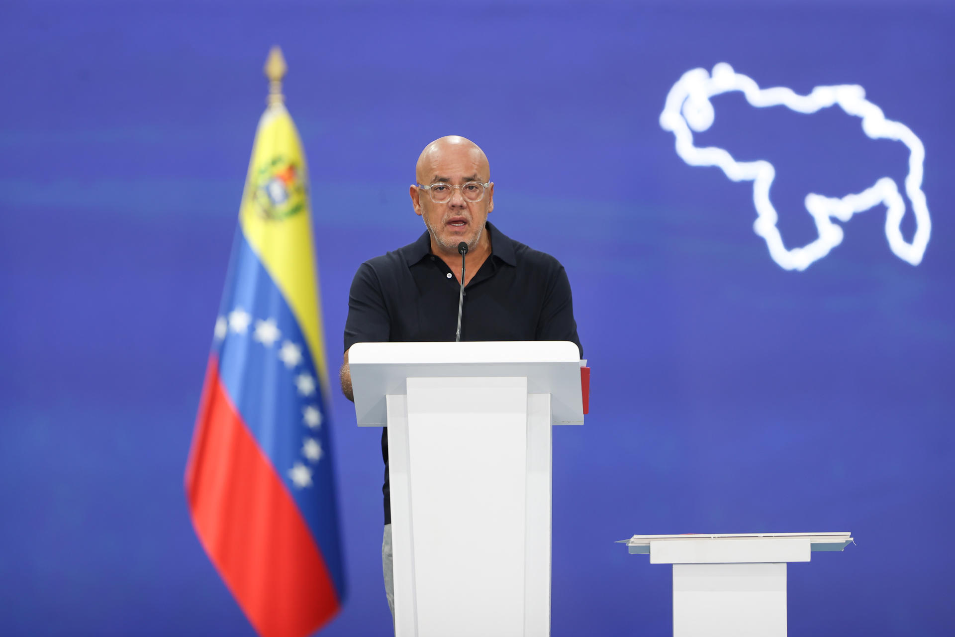 Jorge Rodríguez dijo que inició construcción de casi 2.000 viviendas para afectados en La Guaira