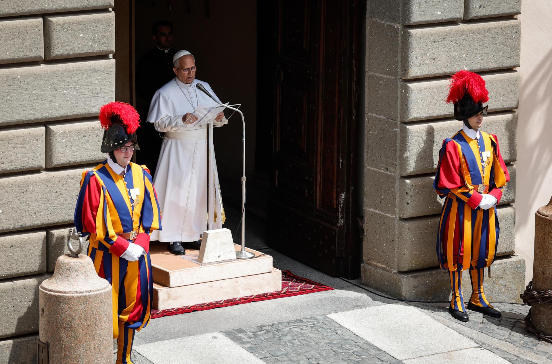El papa León XIV pide rezar por socorristas y personas afectadas en incendios en España y Francia