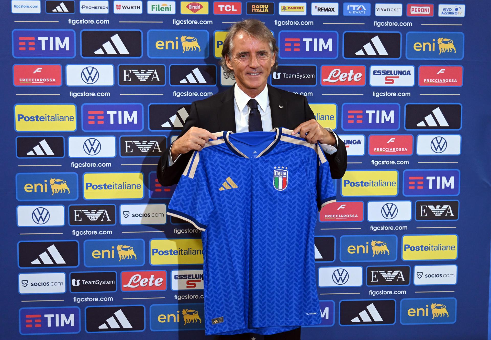 Mancini promete devolver a la selección italiana "donde merece"