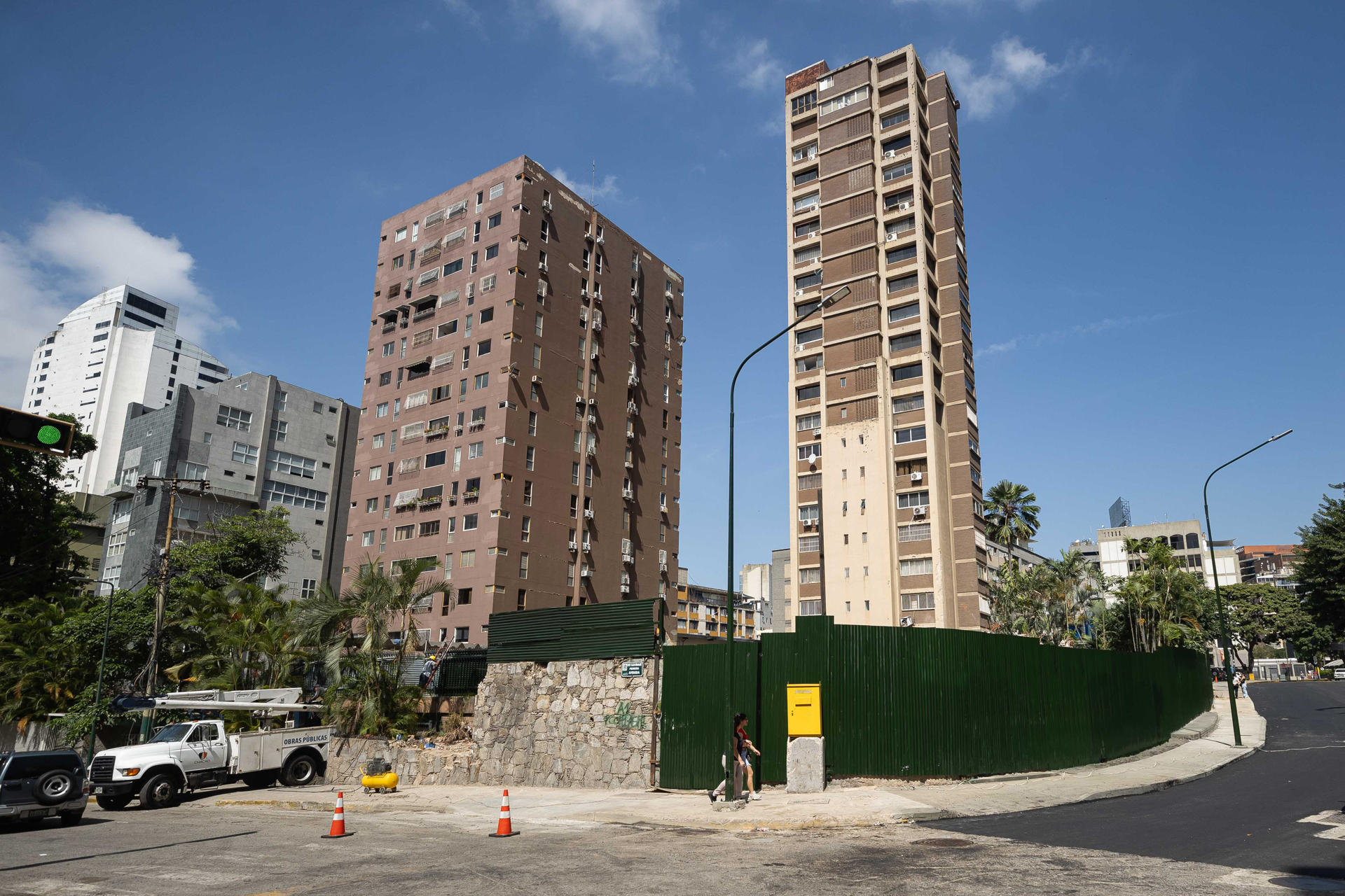 Caracas retoma la rutina entre el miedo y la tristeza un mes después del doble terremoto