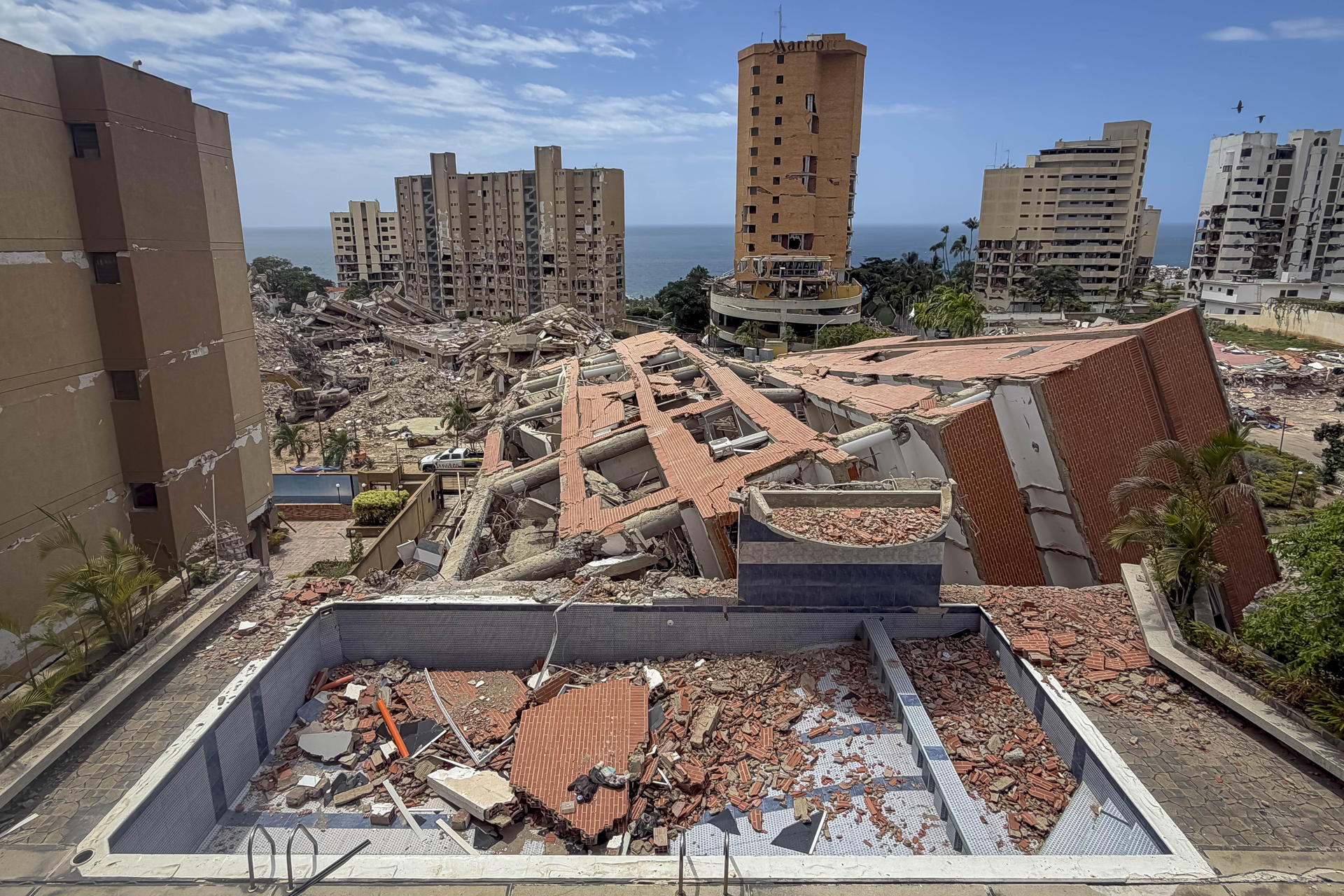 Los venezolanos que atravesaron el país para ser intérpretes de inglés tras los terremotos