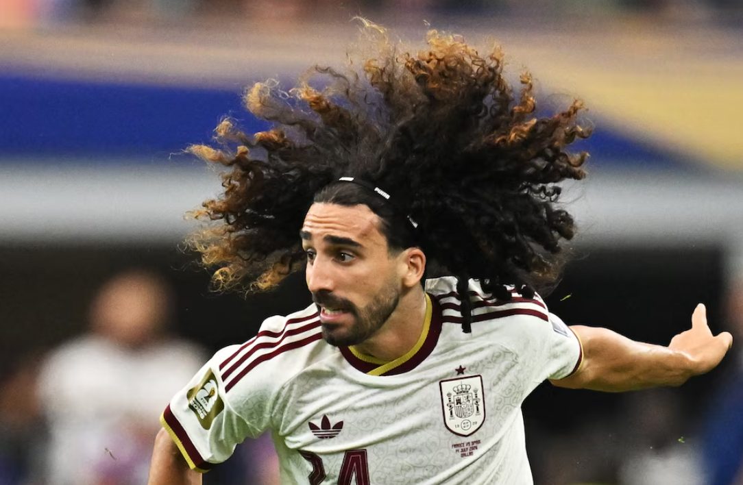 La historia real por la que el defensor Marc Cucurella tiene una melena rizada tan larga