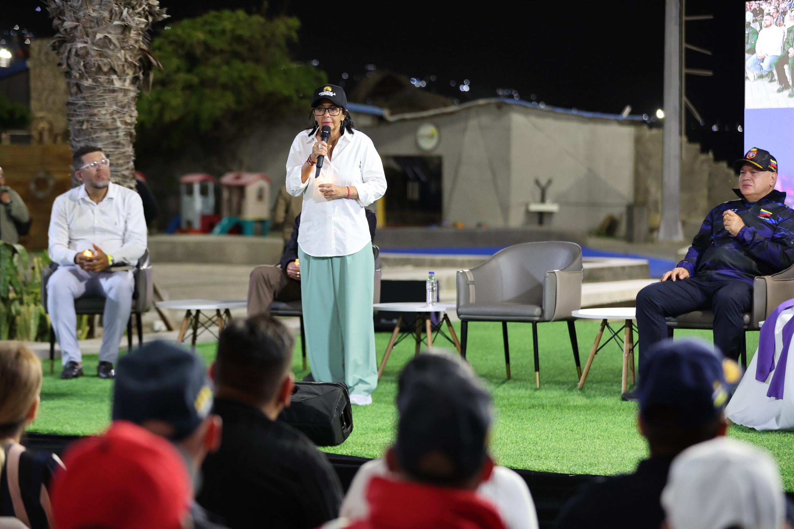 Delcy Rodríguez prometió un "plan maestro" para la reconstrucción de Venezuela tras los terremotos