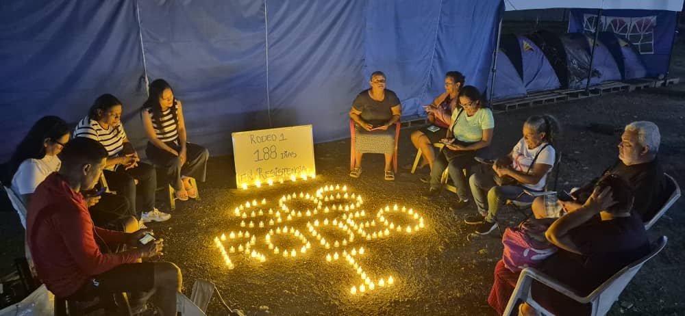 Familias de presos políticos denunciaron que autoridades penitenciarias negaron torturas en El Rodeo I