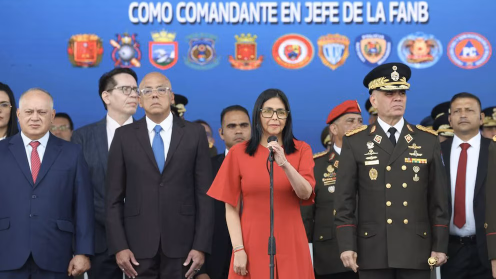 Delcy replicó la fórmula de Maduro y dispara la cúpula militar, aunque privilegia a la GNB