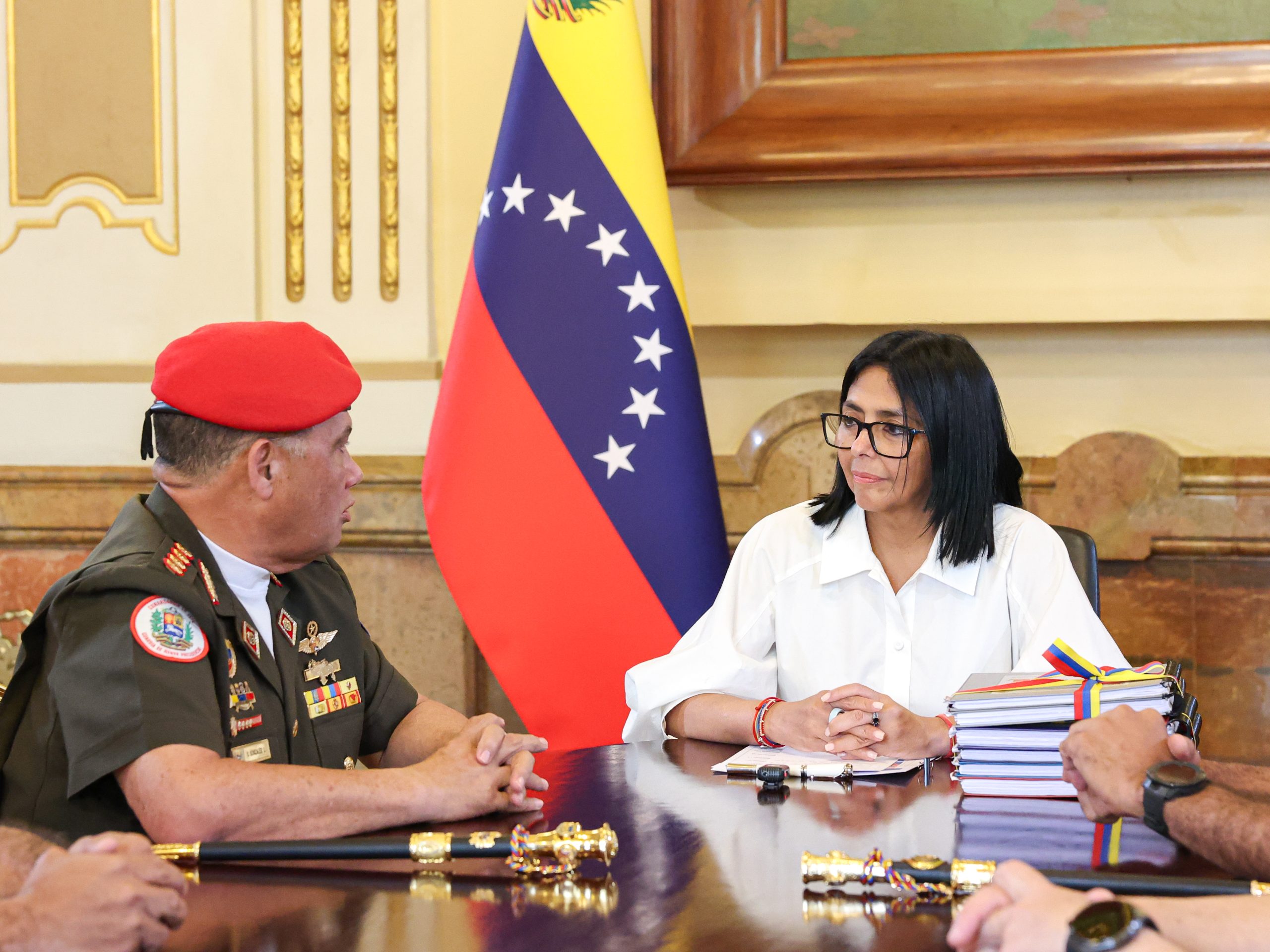 Delcy Rodríguez blindó a Gustavo González López y lo ratificó como ministro de Defensa
