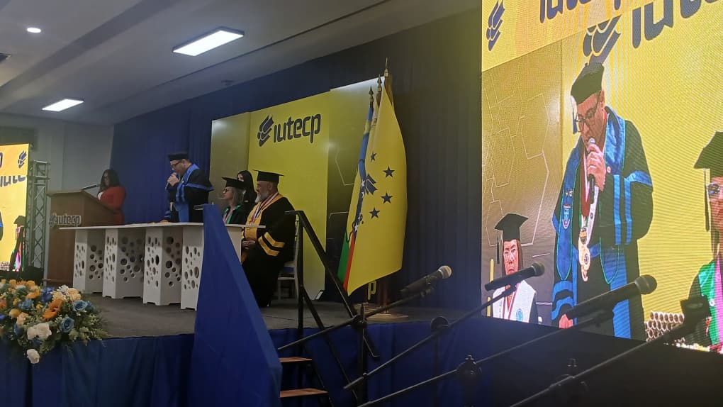 "Abracen a sus seres queridos": el discurso que conmovió a decenas de graduandos en Puerto La Cruz