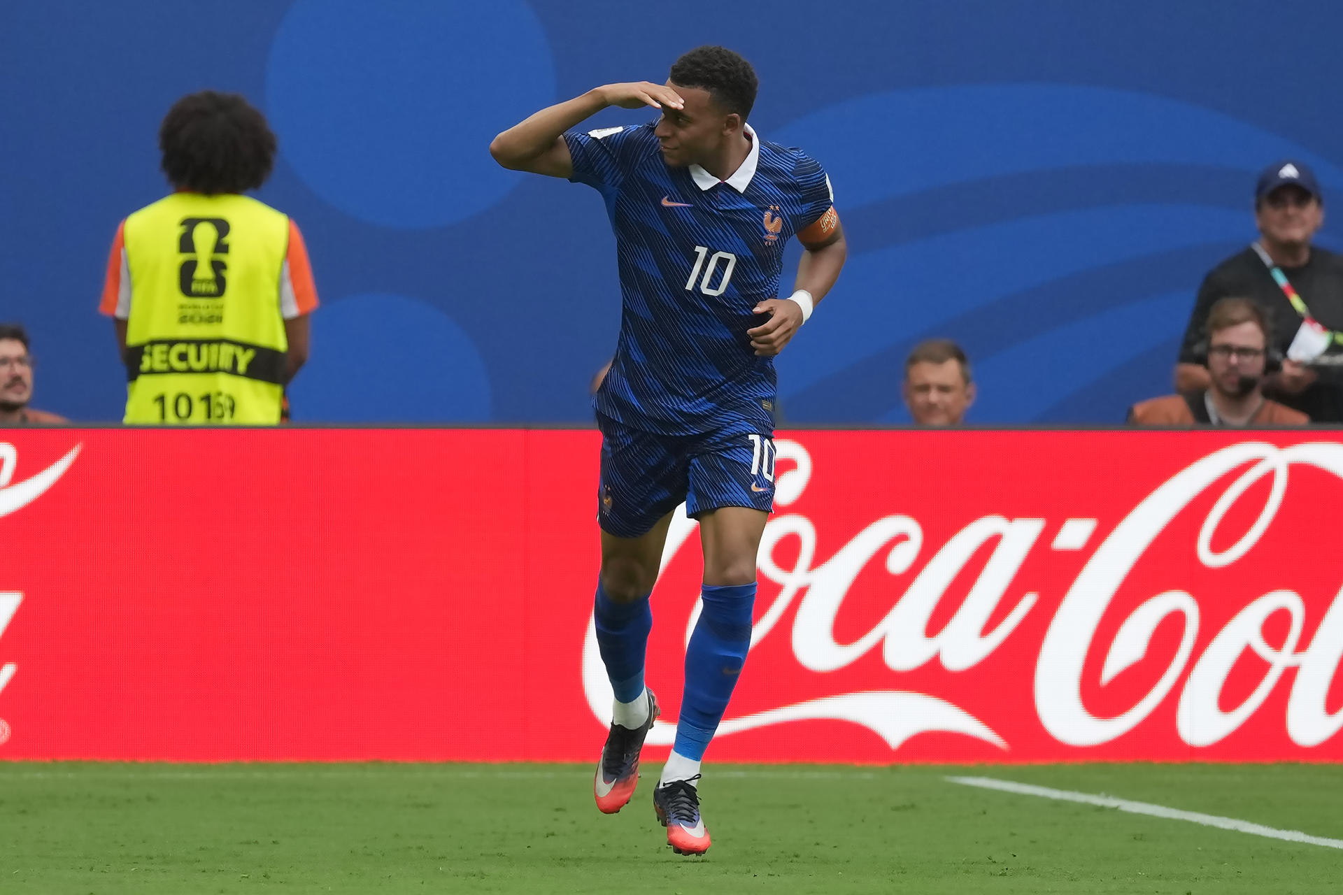 El sorpasso de Mbappé: así dejó atrás a Messi en la historia de los Mundiales