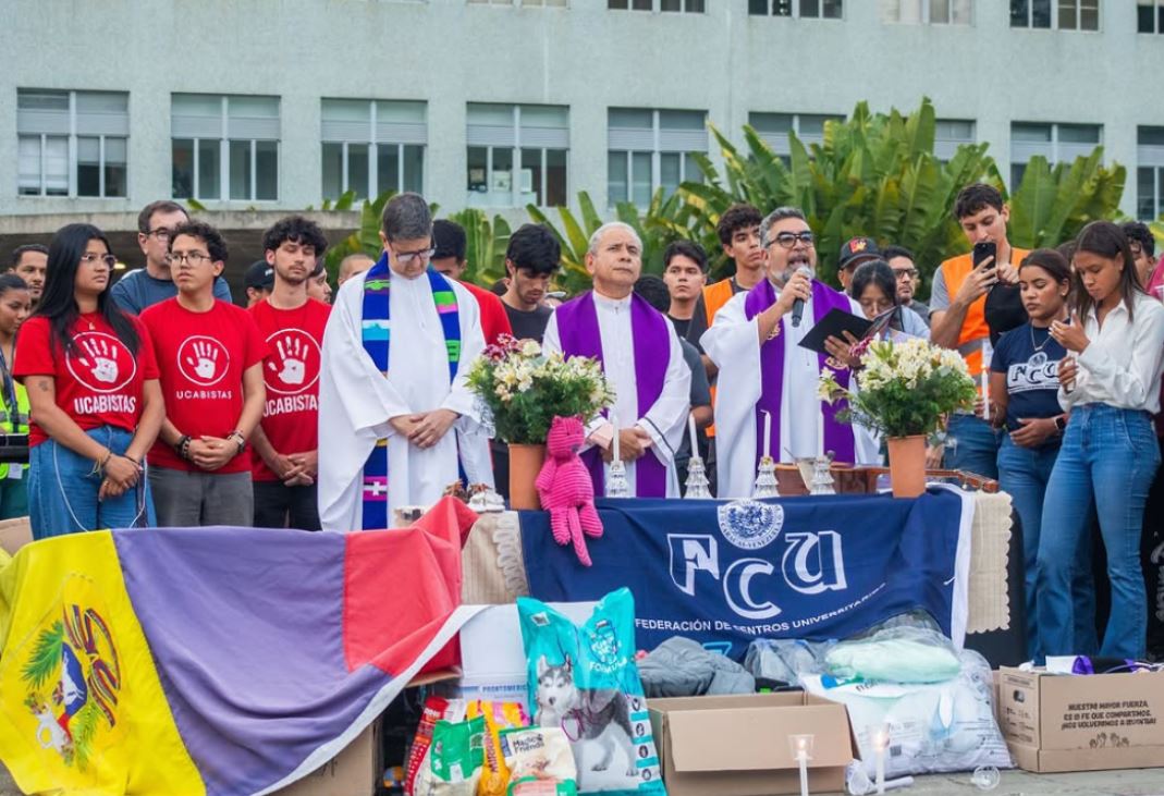 UCV rindió homenaje a las víctimas de los terremotos al cumplirse un mes de la tragedia (Imágenes)