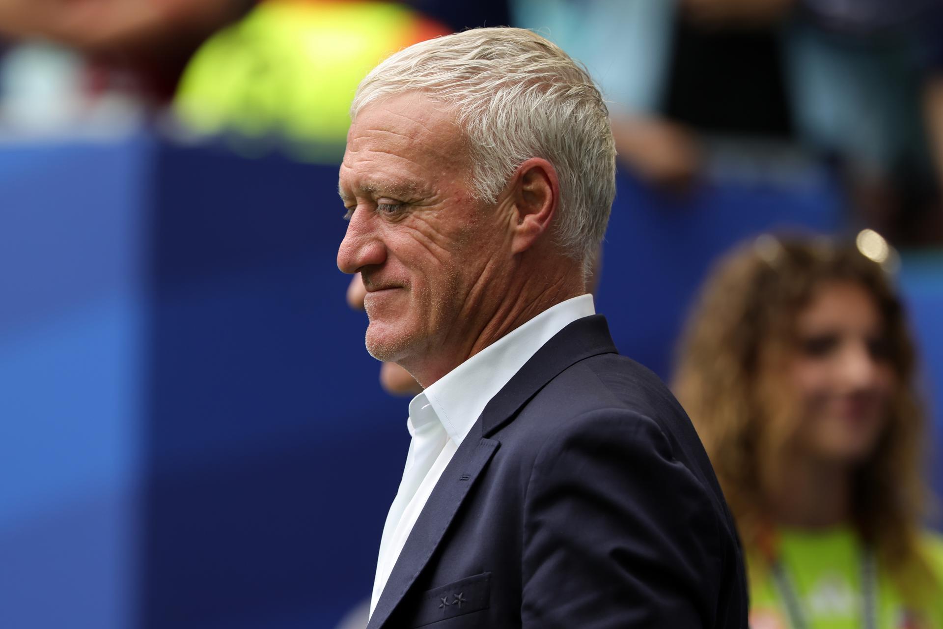 Didier Deschamps descartó el retiro y analiza ofertas de clubes y selecciones