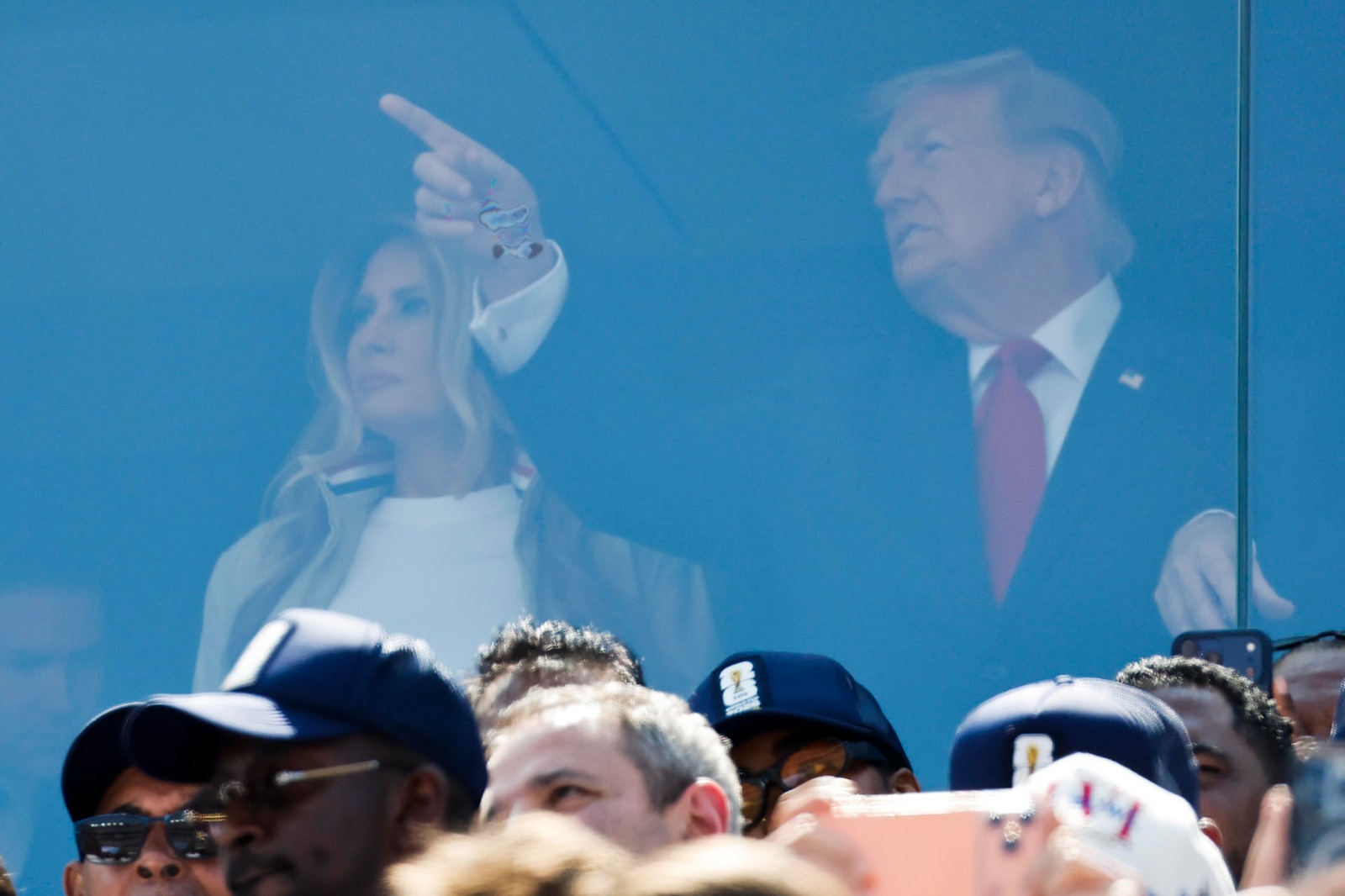FOTO: Trump saludó a Felipe VI y Pedro Sánchez en el palco de la final del Mundial