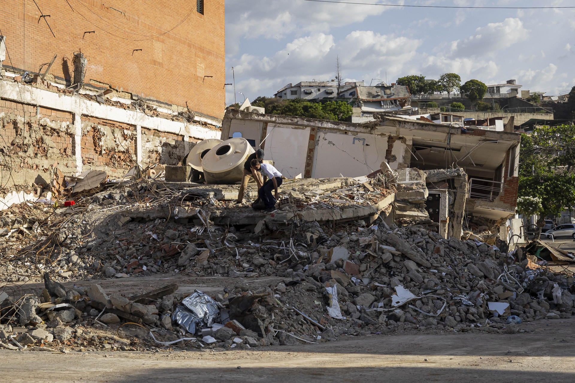 El laberinto de la reconstrucción en La Guaira: ¿La zonificación urbana legalizó el riesgo en el Litoral Central?