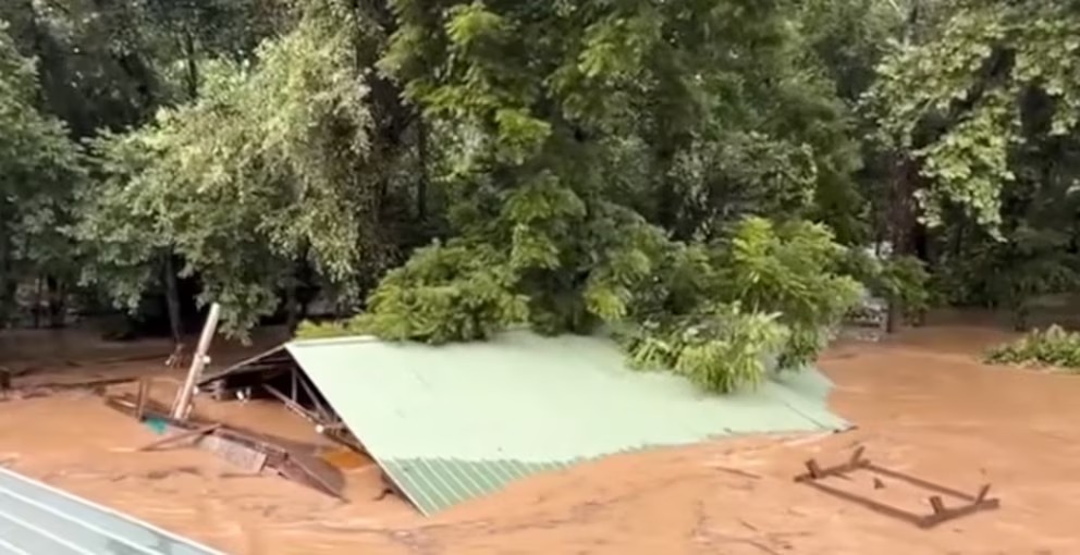 Una persona murió y más de 75 fueron rescatadas por inundaciones repentinas en Texas