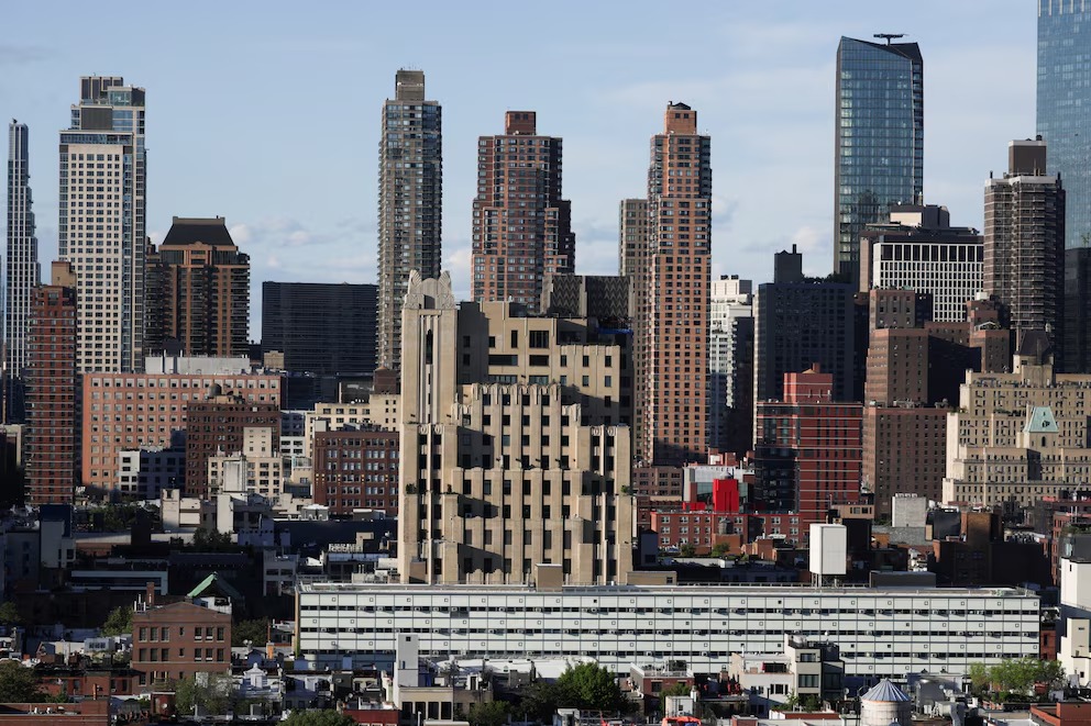 Investigan a plomero municipal de Nueva York que cobró más que el alcalde y casi todos los empleados
